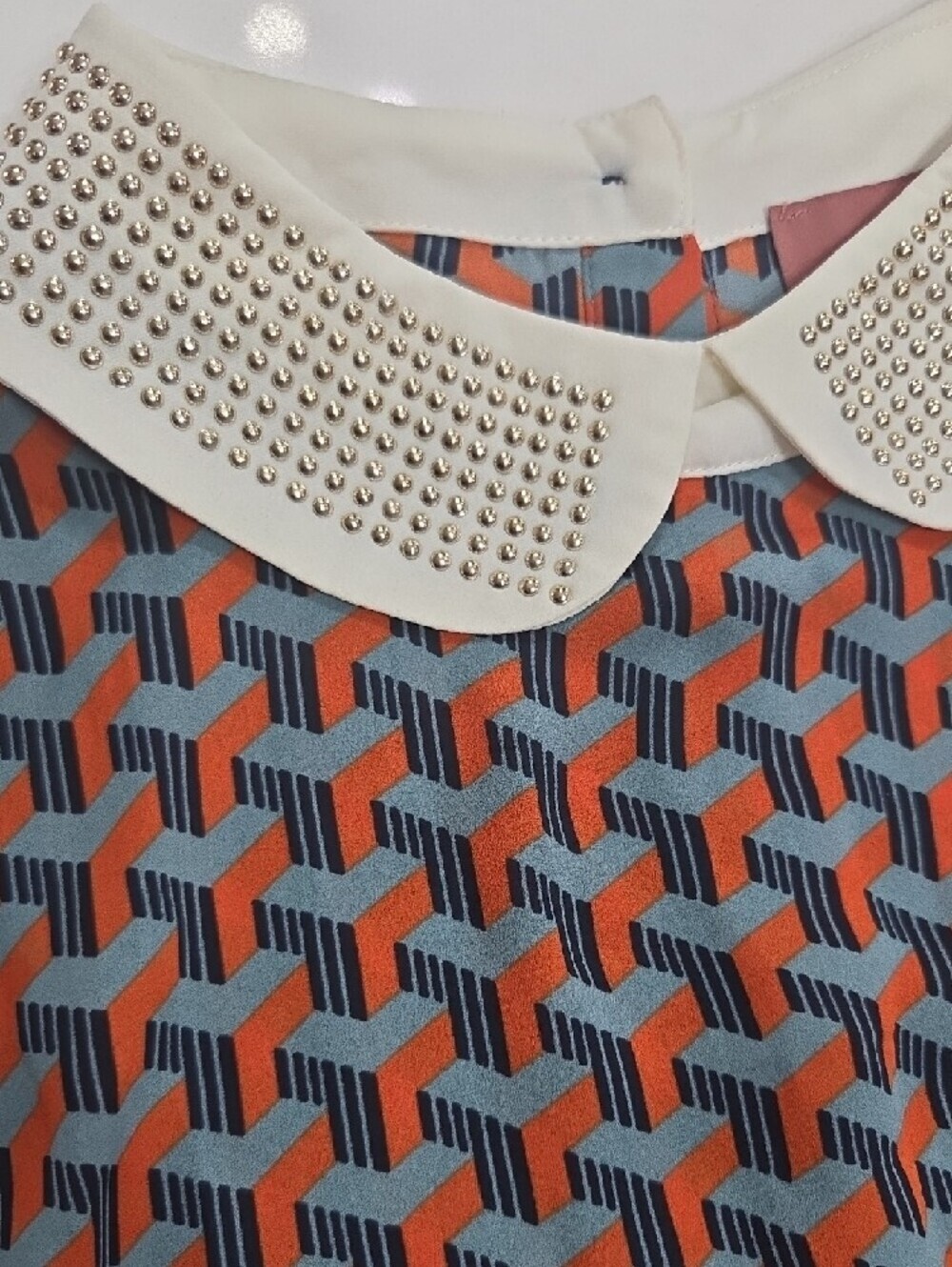 Geo-Print Sleeveless Mini Dress with Contrast Peter Pan Collar - Rust & Blue SzM - Picture 4 of 11